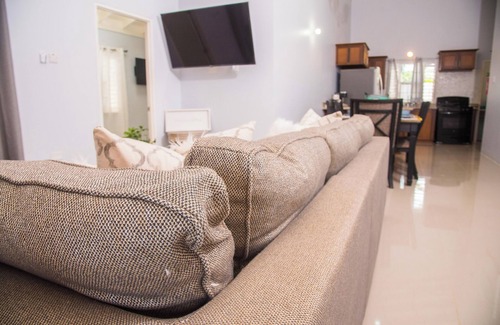 Falmouth House | Indulge in a breathtaking getaway as you escape to a magnificent vacation home.