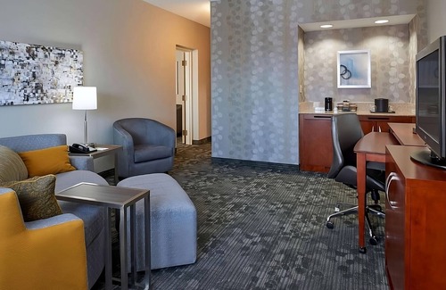 Indianapolis Resort | Indulge in Home-Like Comfort! 2 Convenient Units, Near Bumblebee Ruins