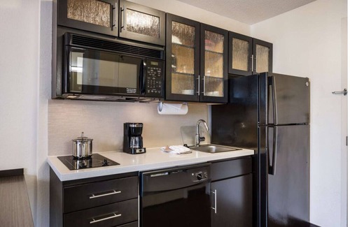 Far North Dallas Apartment | Indulge in Home-Like Comfort! Pet-Friendly, Near Museum of Biblical Art