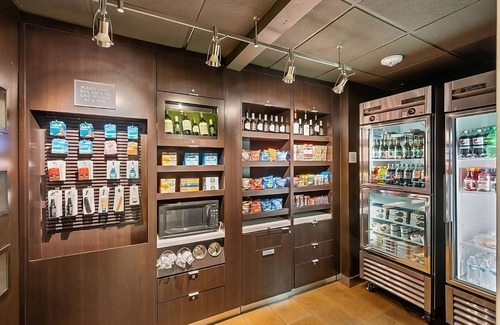 San Ramon Hotel | Indulge in Home Like Comfort! Spacious 1BR Suite, Pet-friendly, Free Parking!