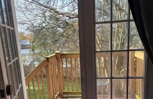 Portsmouth Apartment | Indulge in Serenity with a Private Waterfront Studio Near Rivers Casino!