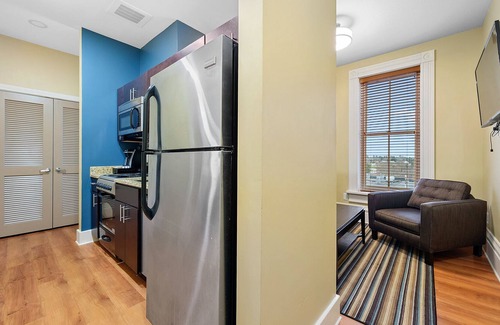 St. Clairsville House | Indulge in the Exquisite Charm of the remodeled Abode close to Wheeling 201