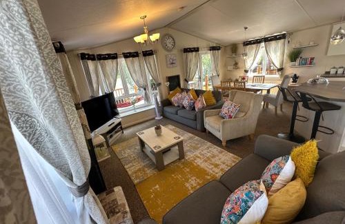 Tattershall House | Indulgence Lakeside Lodge i2 with hot tub, private fishing peg situated at Tattershall Lakes Country Park