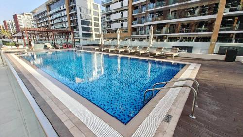 Dubai Apartment | Indulging 1 Bedroom in Azizi Riviera 6