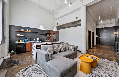 North Oakland Apartment | Industr Loft 5min Shadyside East Liberty Oakland 6