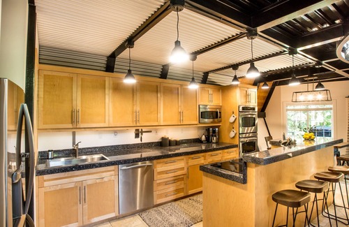 Glacier House | Industrial Chic Mountain Chalet near Mt Baker!