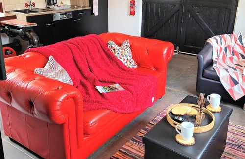 Coalbrookdale House | Industrial | Entire House | Air-Con | Pet-Friendly | Enclosed | Ironbridge Gorge