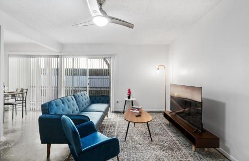 Bouldin Apartment | Industrial Oasis Perfect Location Free Pkg