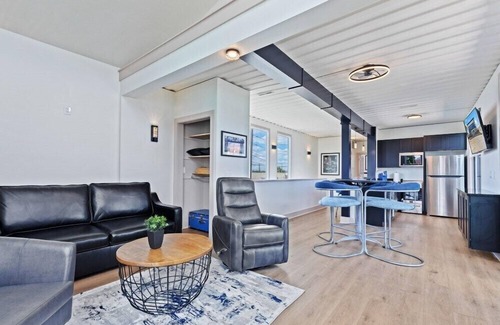 Babe Denny House | Indy Stadium Villas 711 L