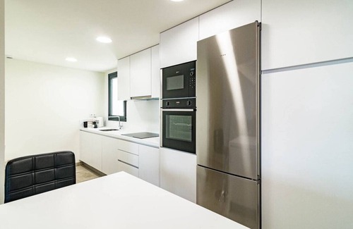 Estepona Apartment | INF4.5P- modern 3 bed city apartment next to beach