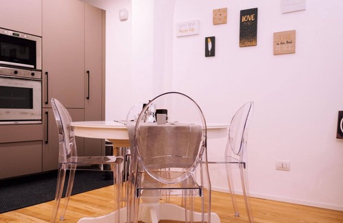 L'antico Ghetto Ebraico Apartment | Inferno 6 - Elegante Appartamento Alle due Torri