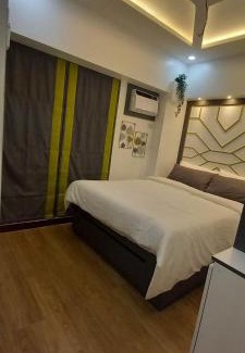 Project 4 Apartment | Infina towers 2-BR unit w/ Balcony, QC, Manila