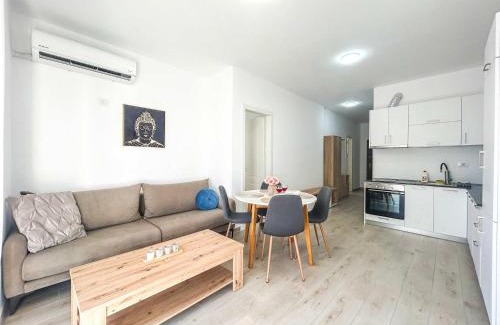 Durres Apartment | Infinite 680