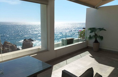 Renaca Apartment | Infinite Coast 2BR with pool, gym & free parking