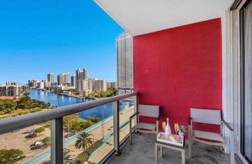 Hallandale Beach House | Infinite Views Amazing Pool Gym
