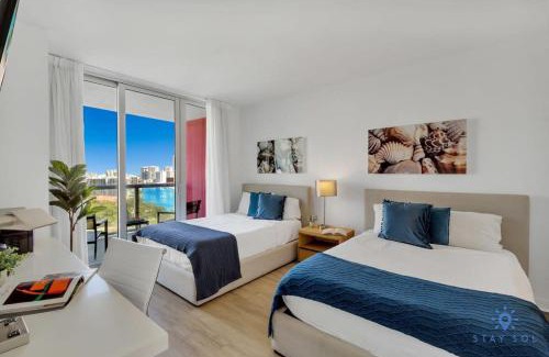 Hallandale Beach House | Infinite Views Amazing Pool Gym