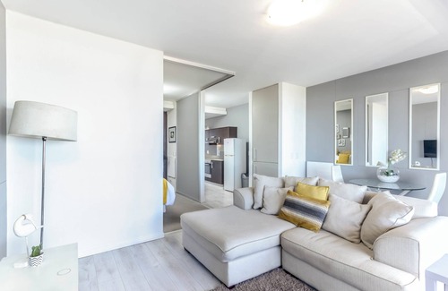 West Beach Apartment | Infinity G10 by CTHA