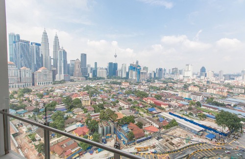 Kuala Lumpur City Centre Apartment | Infinity pool amazing city view + KLCC shuttlebus