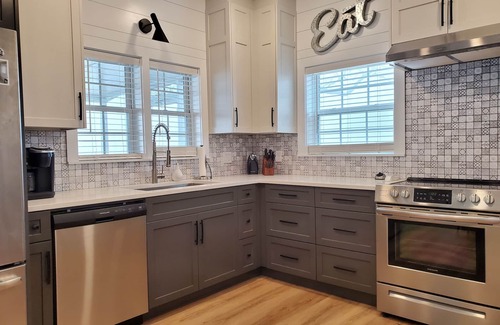 Dardanelle House | Informality and Privacy for families, couples, and individuals.