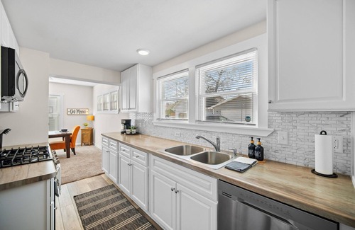North of Grand House | Ingersoll Immersion - 4BR city gem with game table; near all the excitement!