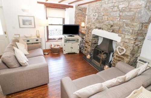 Little Haven House | Inglenook Cottage