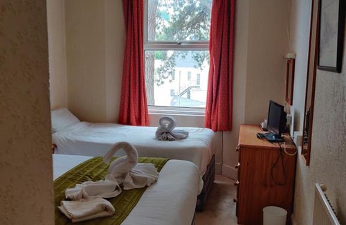 Torquay City Centre Hotel | Inglewood Palm Hotel, Abbey Sands Torquay