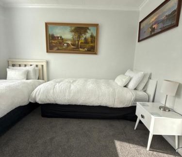 Rewa Bed & Breakfast | Inglewood shared Home BNB