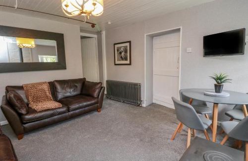Lochearnhead House | Inglis Nook Cottage