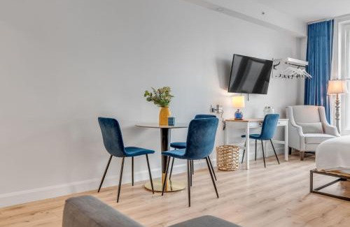 La Cite-Limoilou Apartment | Initial/Simplicity/Québec