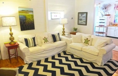 Tybee Island Cottage | Inlet Breeze - Quaint Vacation Rental House