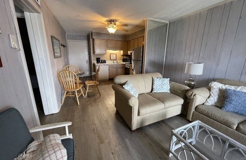 Murrells Inlet Condo | Inlet Pointe 37 - Second Row (Channelfront) in Garden City Beach