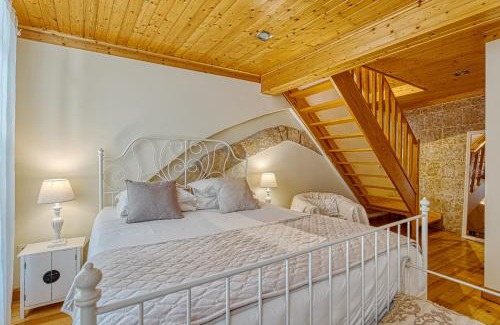 Santo Estevao Apartment | InLoveApartments - Amazing Duplex at Alfama