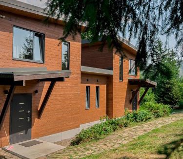 Tatariv House | InMount
