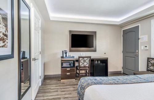 East Village Hotel | Inn at 50 Long Beach Convention Center