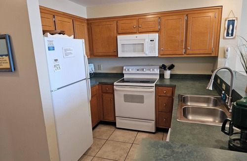 Dauphin Island Condo | Inn at Dauphin Island 310 Beautiful Unit with Wonderful Views!