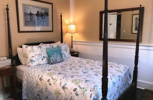 Ilwaco Hotel | Inn at Harbour Village