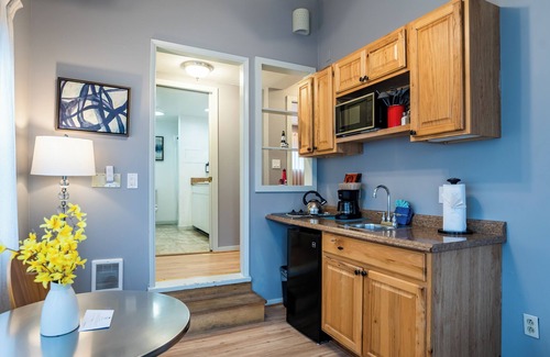 Downtown Cannon Beach Hotel | Inn at Haystack Rock