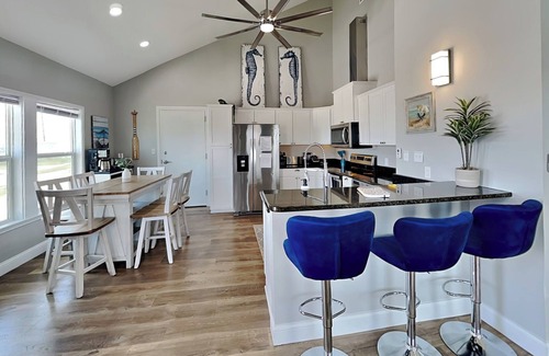 Rockport House | Inn at Pelican Paradise | Bay Views