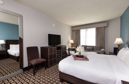 Downtown Baltimore Hotel | Inn at the Colonnade Baltimore - a DoubleTree by Hilton