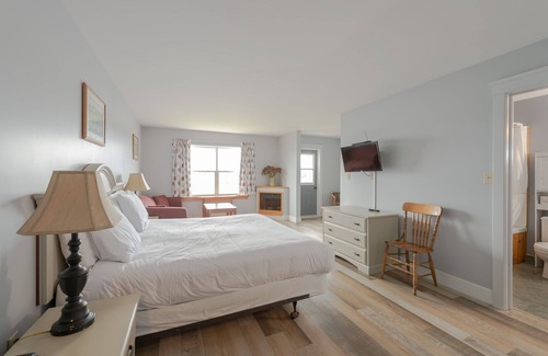 Bayview Hotel | Inn at the Pier