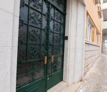 Se House | Inn Faro - Casa Amarela - Guest House