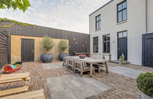 Ternaard House | Inn in Ternaard near Heritage
