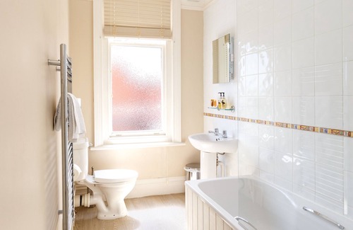 Canford Cliffs Hotel | Inn In The Park