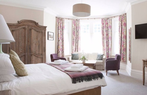 Canford Cliffs Hotel | Inn In The Park