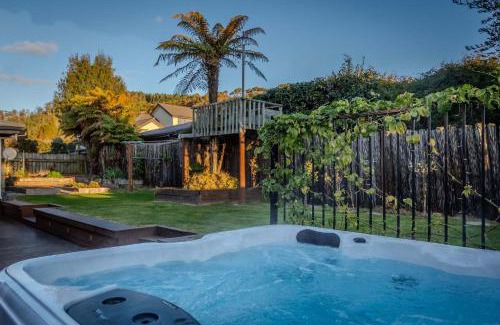 Lynmore House | Inn Lewis - Beside the Redwoods with Spa Pool