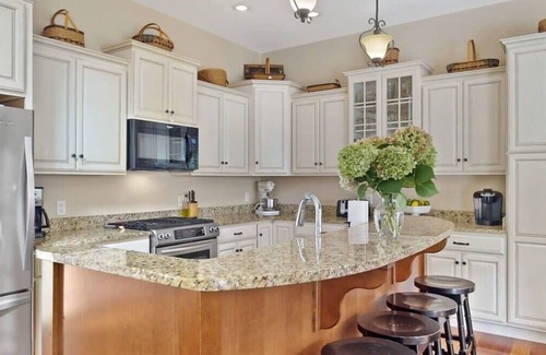 South Haven House | Inn Like a Lamb | Pool, Hot Tub, Fire Pit, Putting Green | Dog Pet Friendly