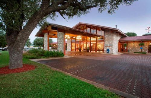 Kerrville Hotel | Inn of the Hills Hotel and Conference Center