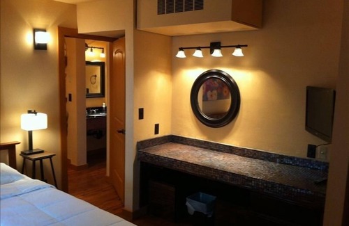 Bend Condo | Inn of the Seventh Mountain Resort One-Bedroom Apartment