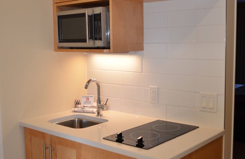 Regional District of Nanaimo Hotel | Inn On Long Lake