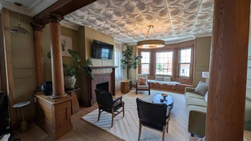 South Main Street Apartment | Inn on Main - Downtown Penthouse